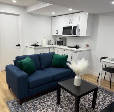 Cosy and Cute Private Basement Suite