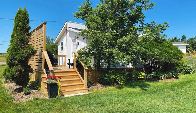 Cottage #3 - 2 bedroom - family & pet friendly!