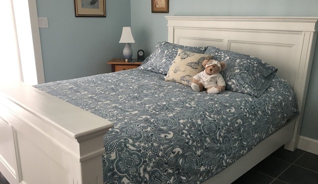 Country Blue is close to forest trails and beach