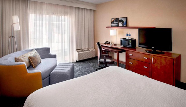 Courtyard By Marriott Hartford Windsor Airport