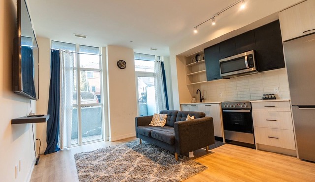 Cozy 1 Bedroom Condo Apartment in Toronto