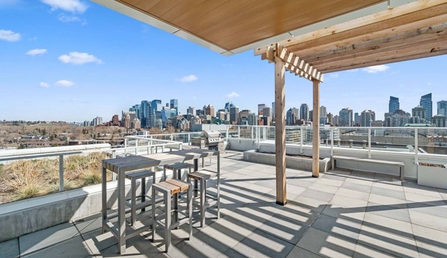 Cozy 1BR Condo, Steps from CTrain Station!