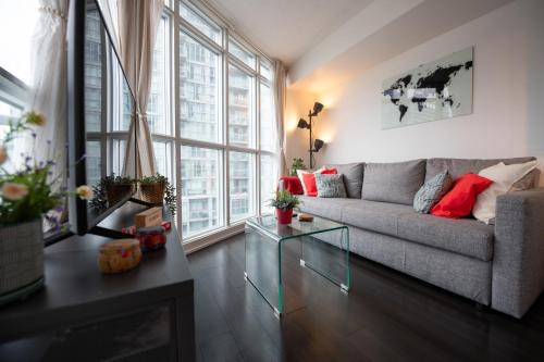 Cozy 1BR near CN Tower & MAJOR INTERNATIONAL SPORTING EVENT 2x Space of Boutique Hotel