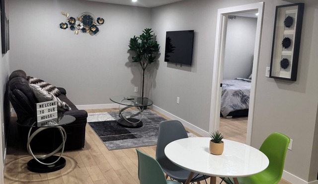 Cozy 1BR Suite at Winnipeg South