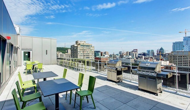 Cozy 2BR Apt with Patio and Prime Spot Near Metro