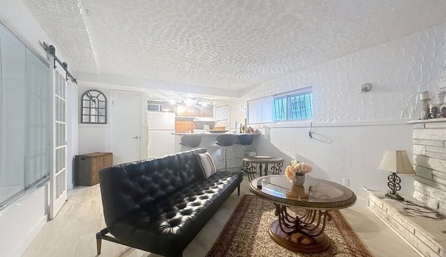 Cozy 3 1/2 Apartment – ​Perfect for Short Stays