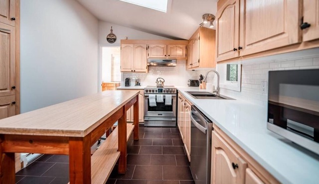 Cozy 3 Bedroom Cottage for rent - Lakeside