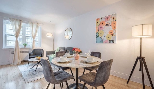 Cozy 3BR in Downtown | Free Parking | A/C