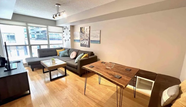 Cozy 3BR Style w Rooftop/BBQ/Gym - CN Tower/Jays