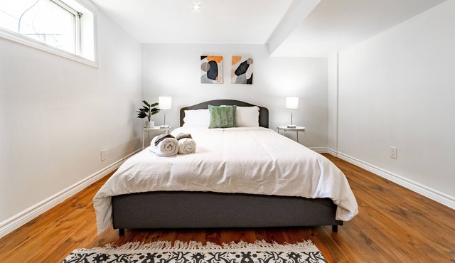 ⭐️ Cozy and spacious 2BR suite ⭐️ 2 work spaces