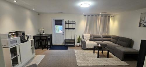 Cozy Basement Suite
