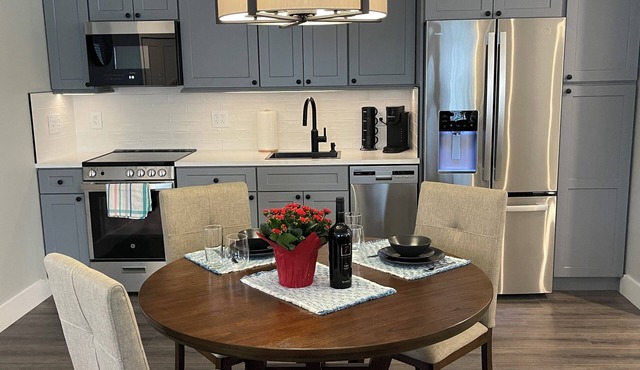 Cozy Coach private and quiet Langley Township with WiFi, AC
