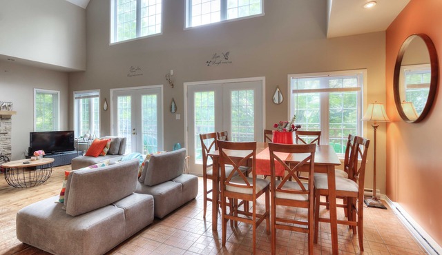 Cozy cottage in Mt-Tremblant with Magnificent View/Monthly rental/Extended stays