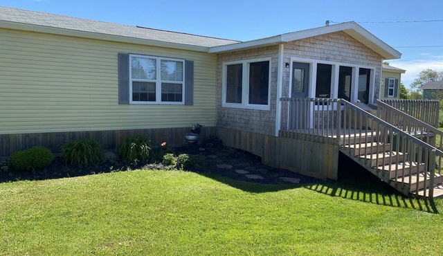 "Cozy Cottage" Your home away from home!