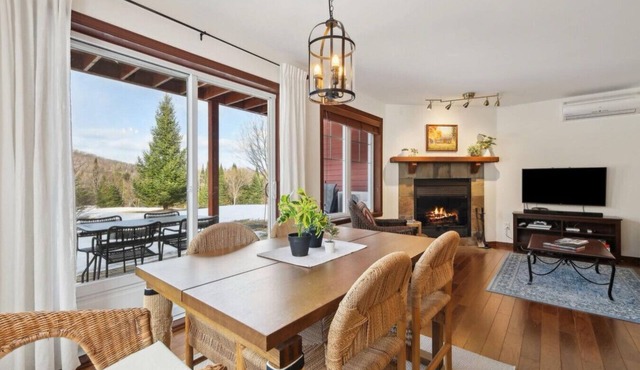 Cozy Golfside Oasis | Fireplace & Terrace