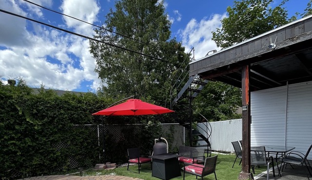Cozy House in Heart of Montreal