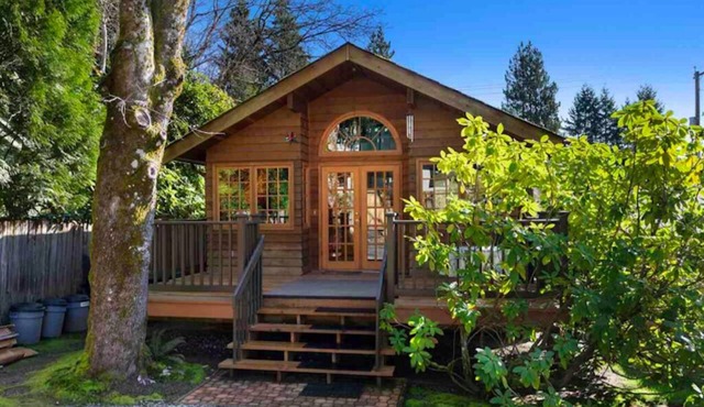 Cozy House in Lynn Valley, North Van close to Nature and Tourist Attractions!