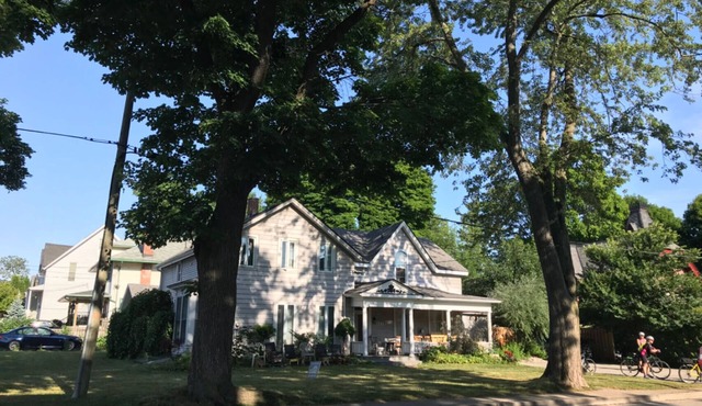 cozy house walk to Falls