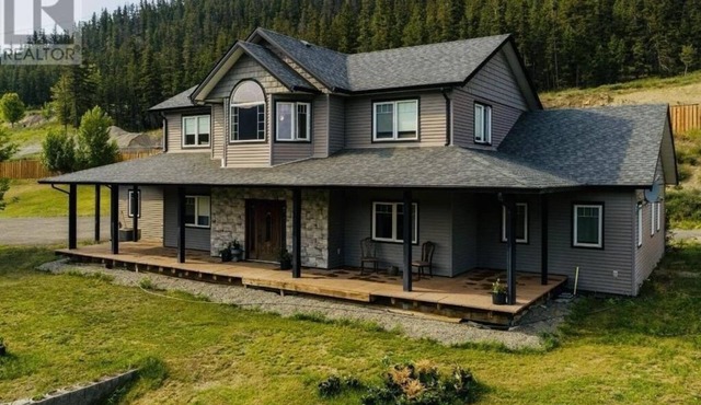 Cozy house with WiFi and fitness room in charming Williams Lake