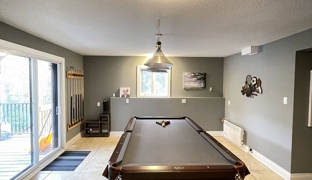 Cozy lac cottage w/hot tub and private beach!