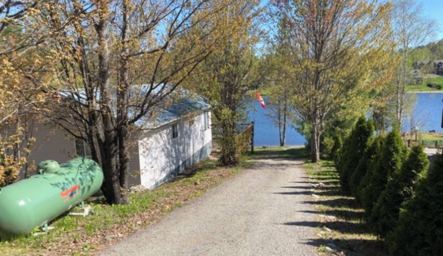 COZY LAKE FRONT COTTAGE ON NEPEWASSI LAKE