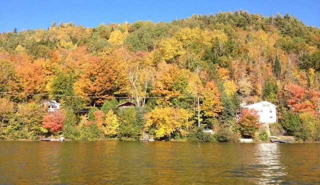Cozy Lakefront Kabin + Hot Tub & Fire Pit