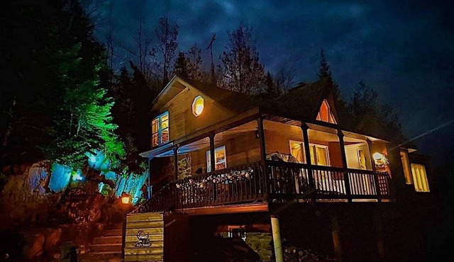 Cozy Lakeview Chalet in the Laurentian's.