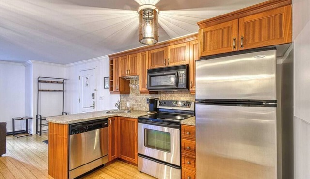 Cozy Loft in the Heart of Saint-Sauveur Village