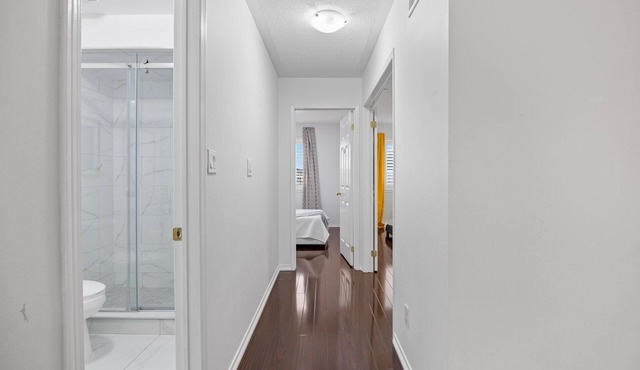 Cozy Master En-suite in Ajax (Student/Working Professional/Short Stay/Long Term)