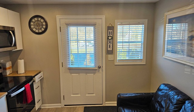 Cozy Mini Home Minutes from Baltimore and DC