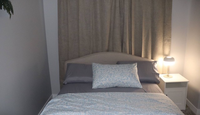 Cozy new basement suite in Maple Crest w/private entry & parking