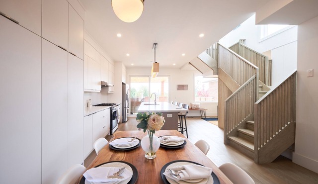 Cozy Retreat Bright House