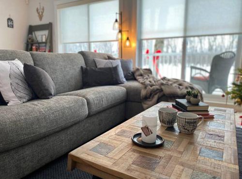Cozy Riverside Cottage Escape with SPA, Pool Table and Dock Access