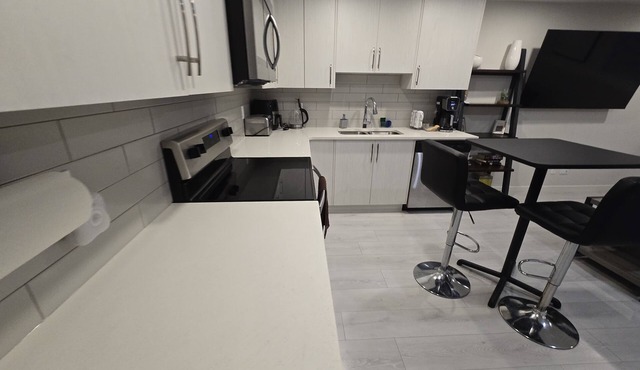 Cozy RocklandPark Unit and PARKING