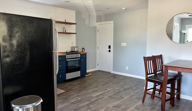 Cozy studio in brilliant Encinitas with WiFi, AC