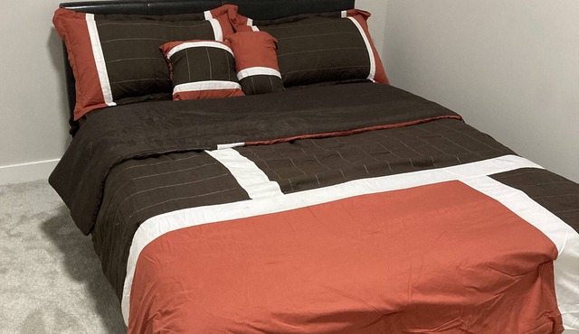 Cozy Two Bedroom Basement Suite