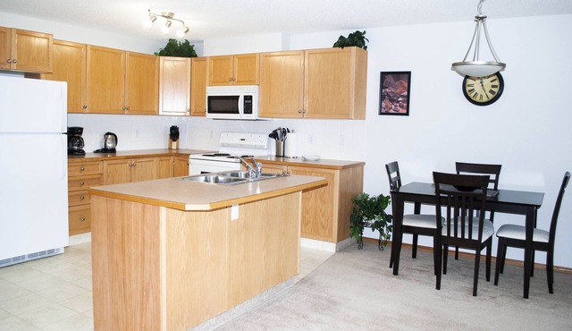Cozy Two Bedroom Plus a Den in Devonshire on the Park!