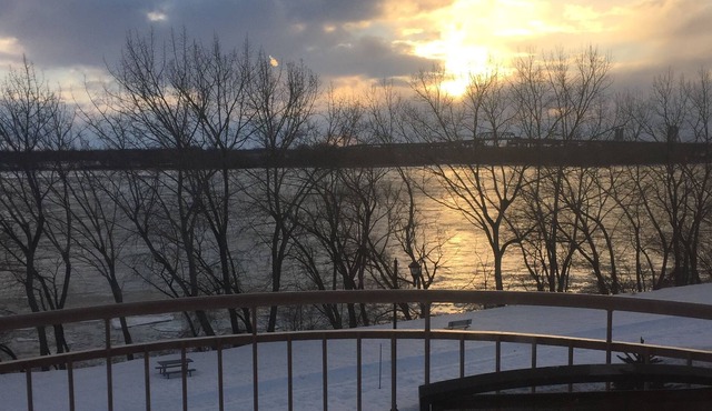 Cozy water front Montreal