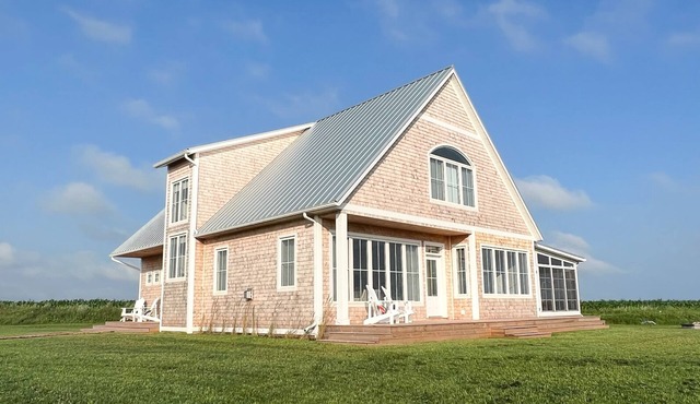 Craig's Keel - Large upscale ocean view! Sunroom, hot-tub, 1 min to great beach