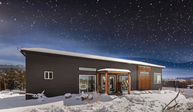 Crestone Basecamp - With Hot Tub!