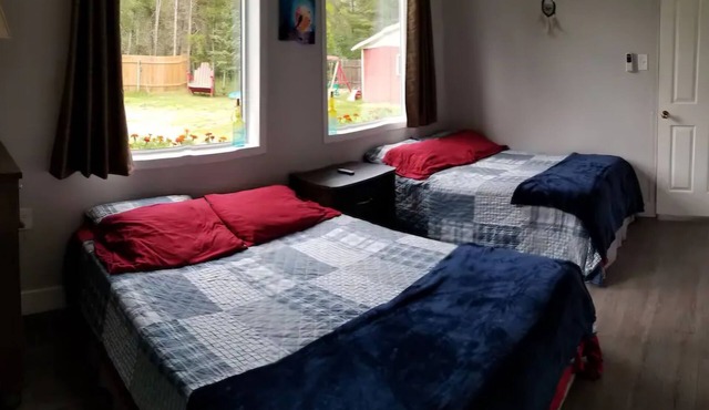 Dawson's Cabin is your private country getaway with seasonal pool and hottub.