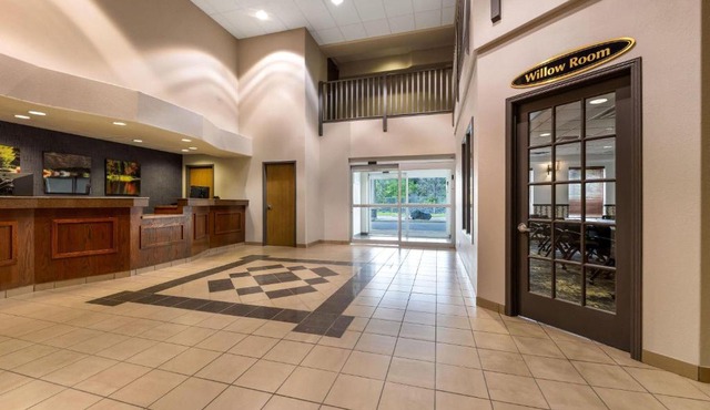 Days Inn by Wyndham Thunder Bay North