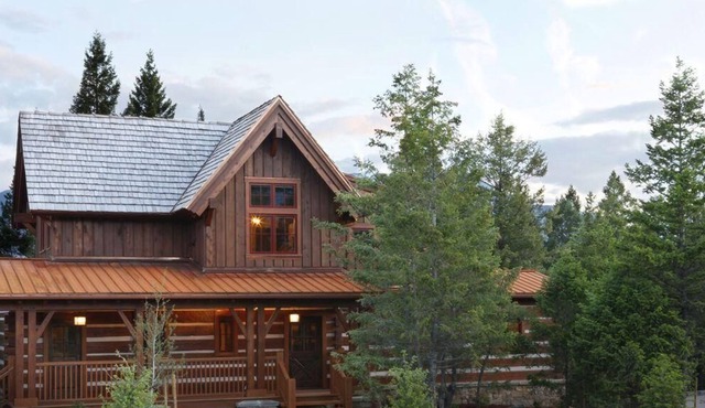 Designed for families and friends with a loaded rec room and luxurious bedrooms