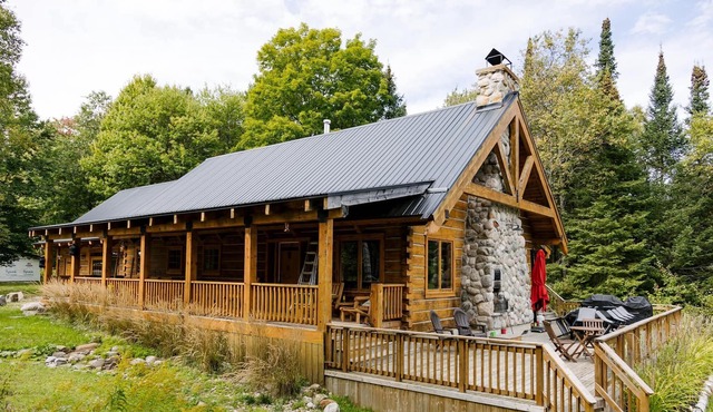 Discover the Creekside Escape: Your Private Retreat in Nature's Embrace