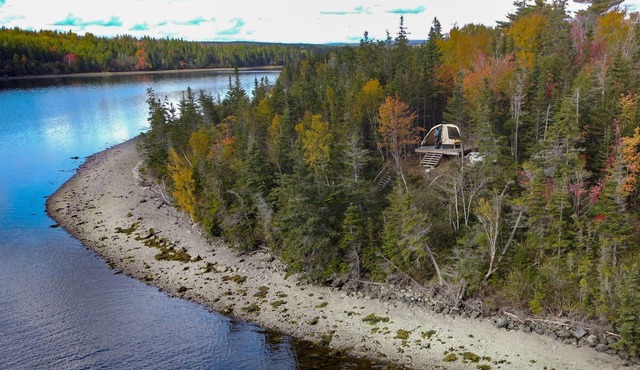 Dome Yurte right by the sea & salmon river estuary, free WIFI, electricity, hottub, kayak *