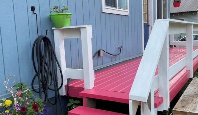Downtown Bella CoolanAdorable 2 Bedroom Home with full Bath, sleep’s 6
