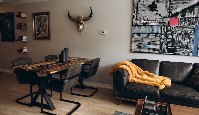 Downtown Condo In Entertainment District
