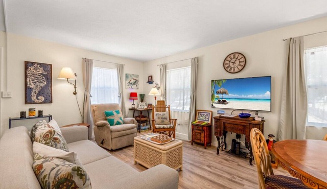 Downtown * Walkable * Outdoor Living * 20% weekly & 30% monthly disounts