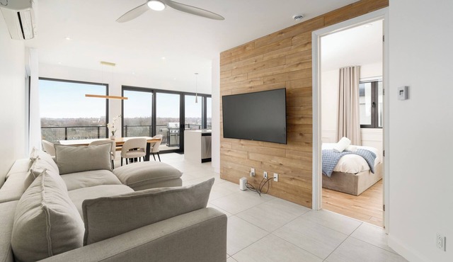 Dream Home Retreat - Condo in Laval with Spa
