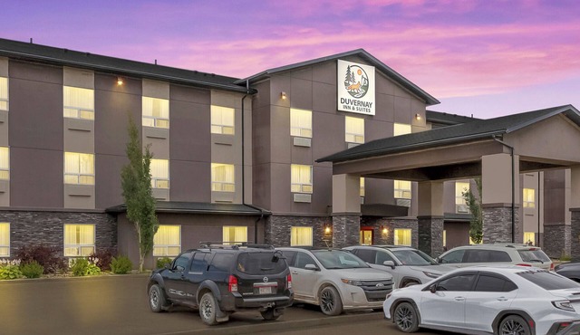 Duvernay Inn & Suites
